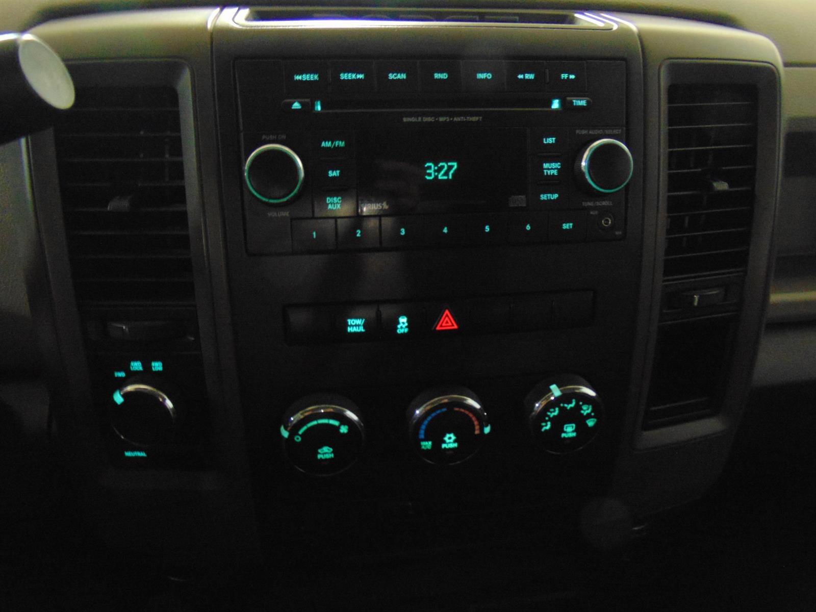 2012 RAM 1500 4WD QUAD CAB 140.5 EXPRE