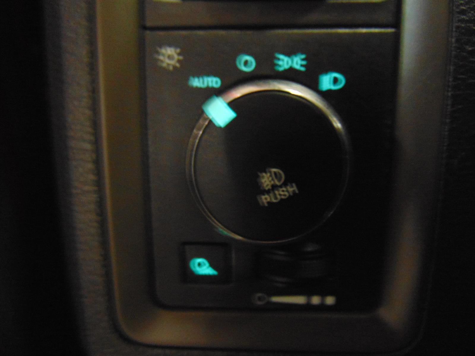 2012 RAM 1500 4WD QUAD CAB 140.5 EXPRE