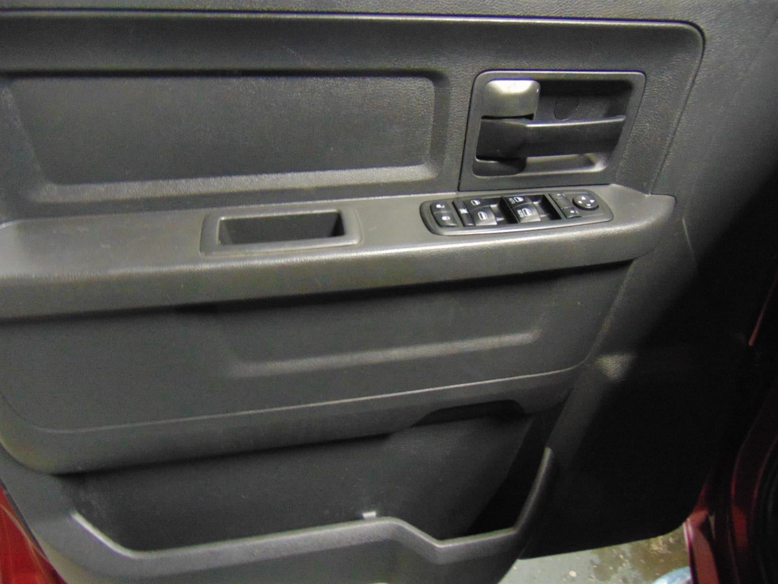 2012 RAM 1500 4WD QUAD CAB 140.5 EXPRE