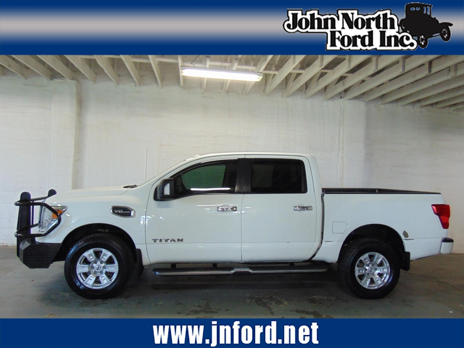 2017 Nissan Titan SV