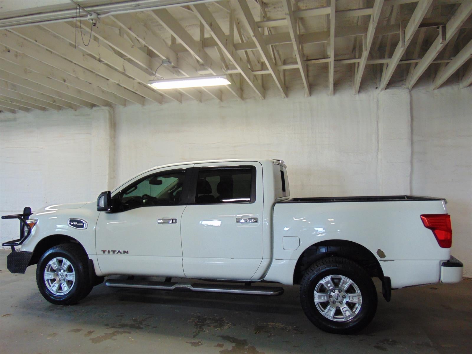 2017 Nissan Titan SV