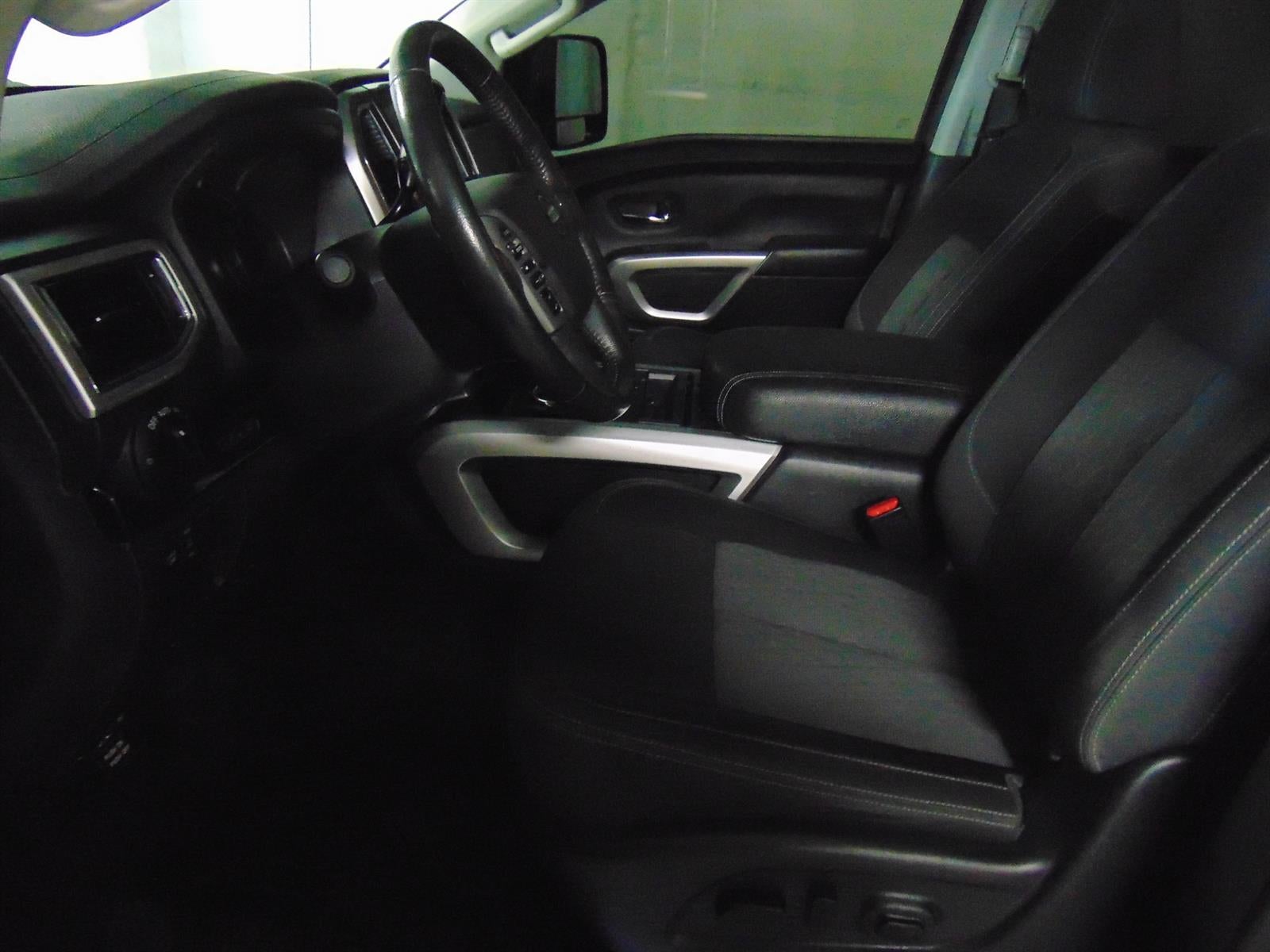 2021 Nissan Titan SV