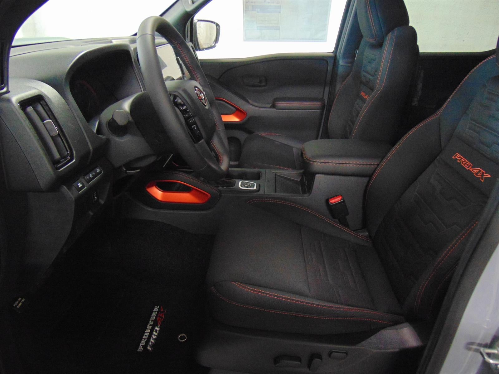 2026 Nissan Frontier CREW CAB 4X4 PRO-4X