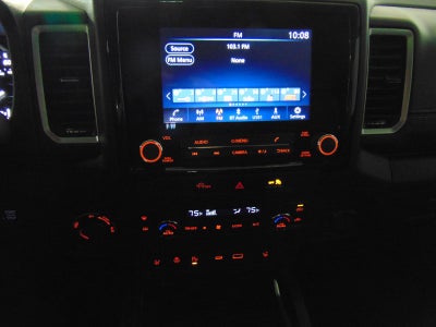 2024 Nissan Frontier SV