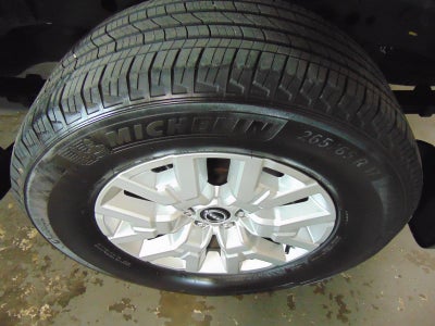 2024 Nissan Frontier SV