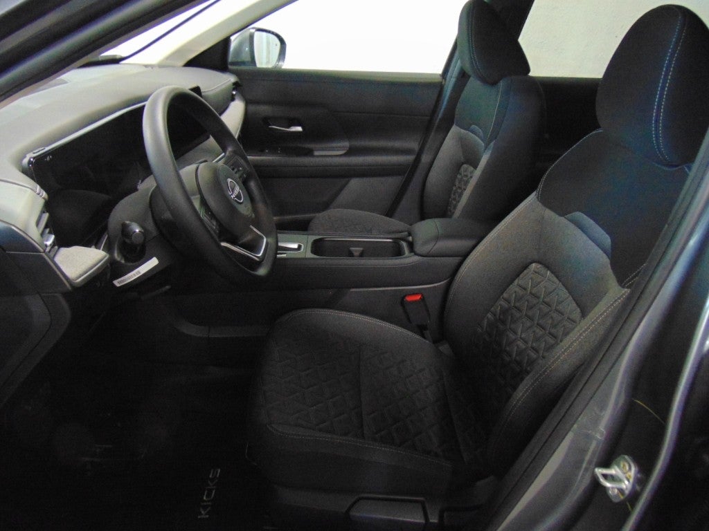 2025 Nissan Kicks SV FWD