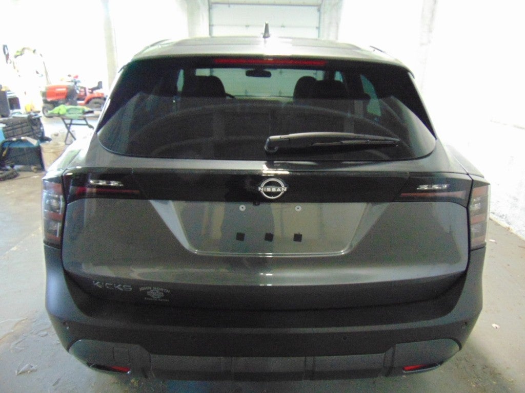2025 Nissan Kicks SV FWD