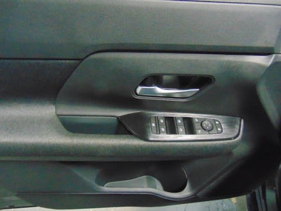 2025 Nissan Kicks SV FWD