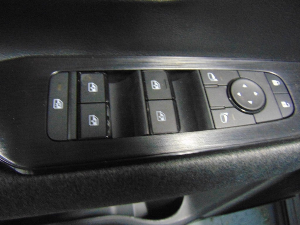 2025 Nissan Kicks SV FWD