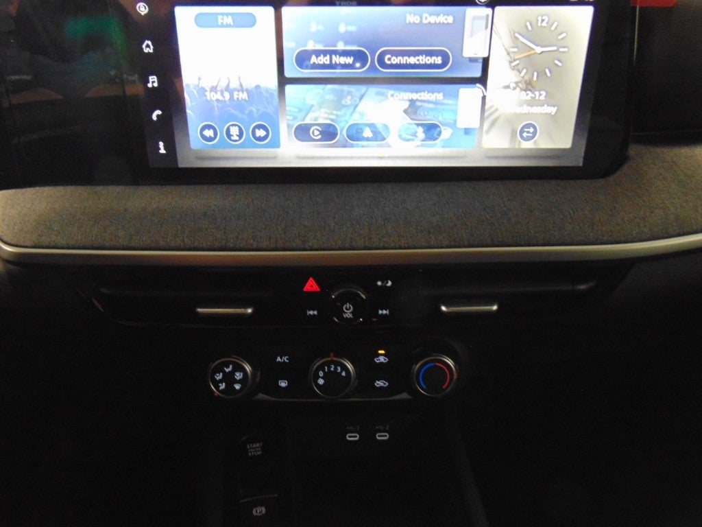 2025 Nissan Kicks SV FWD