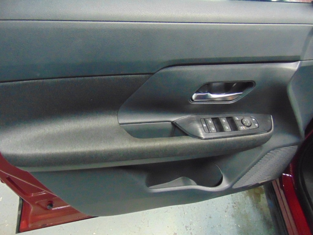 2025 Nissan Kicks SV FWD