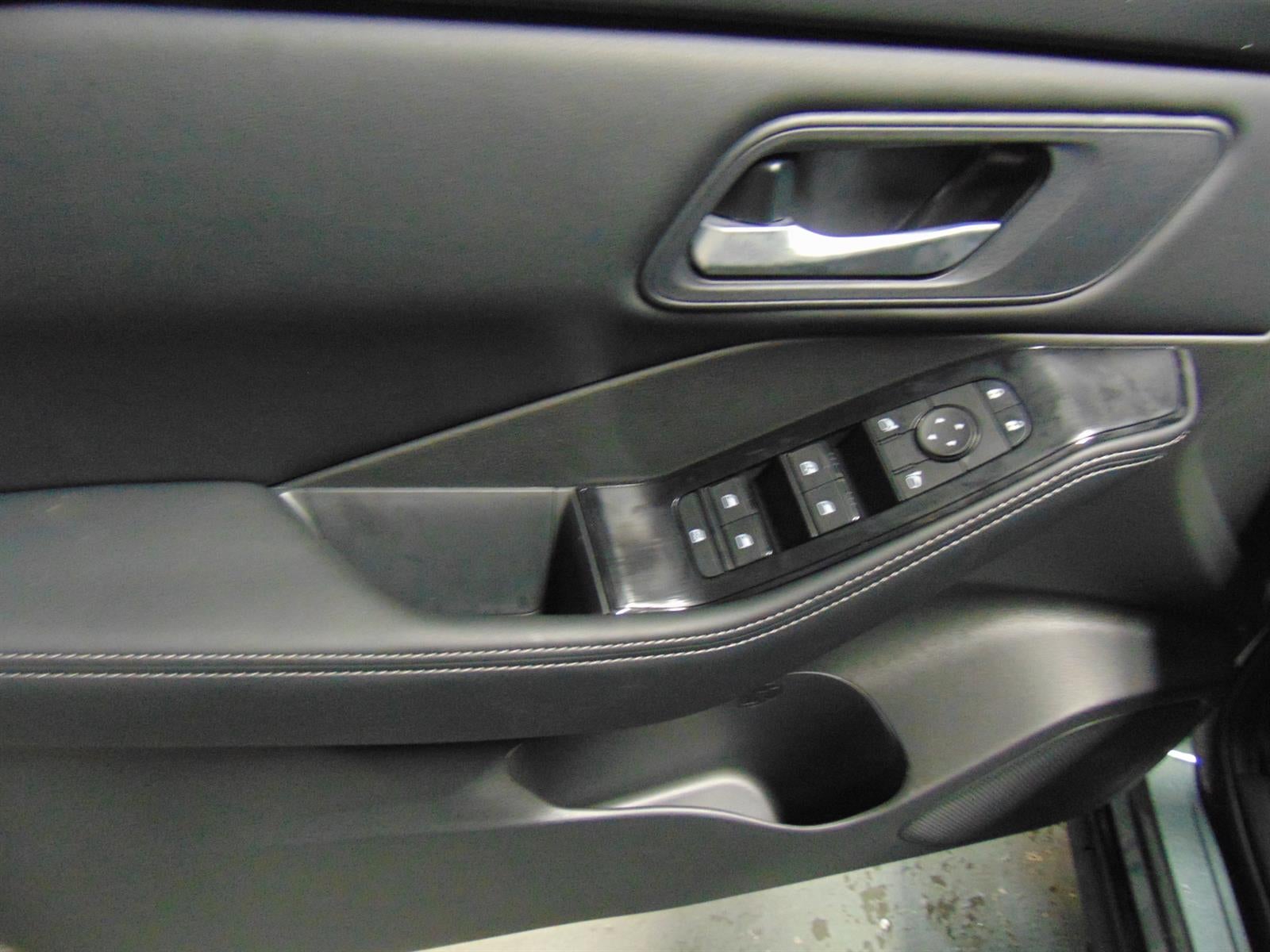 2026 Nissan Rogue FWD SV