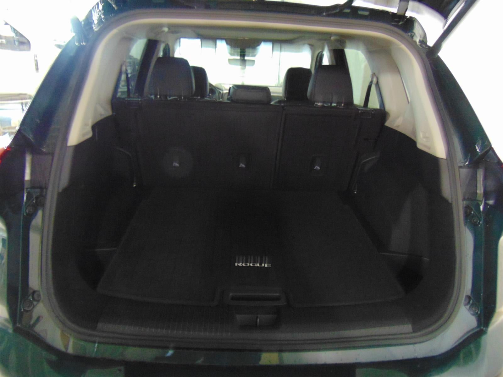 2026 Nissan Rogue FWD DARK ARMOR