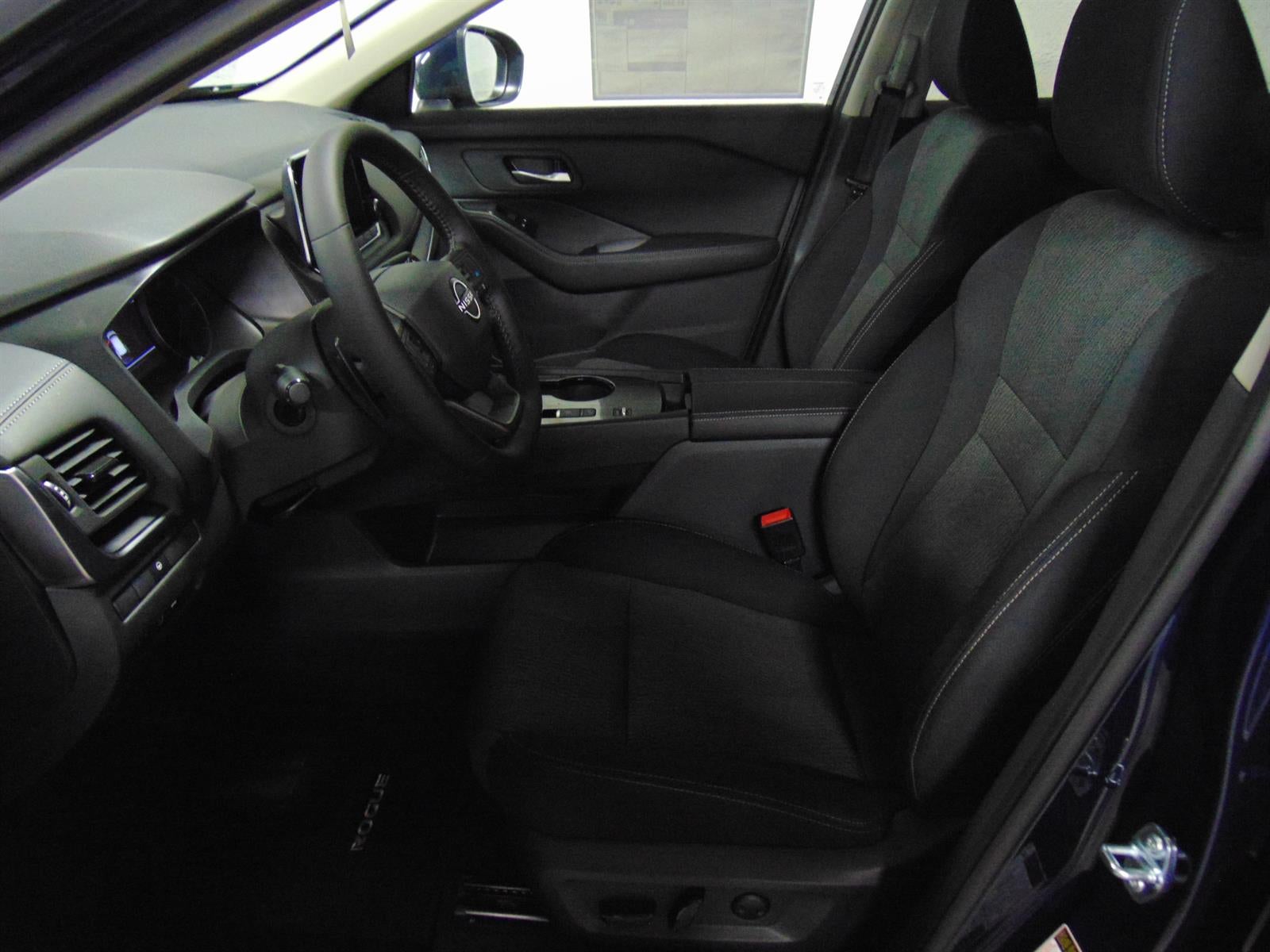 2026 Nissan Rogue FWD SV