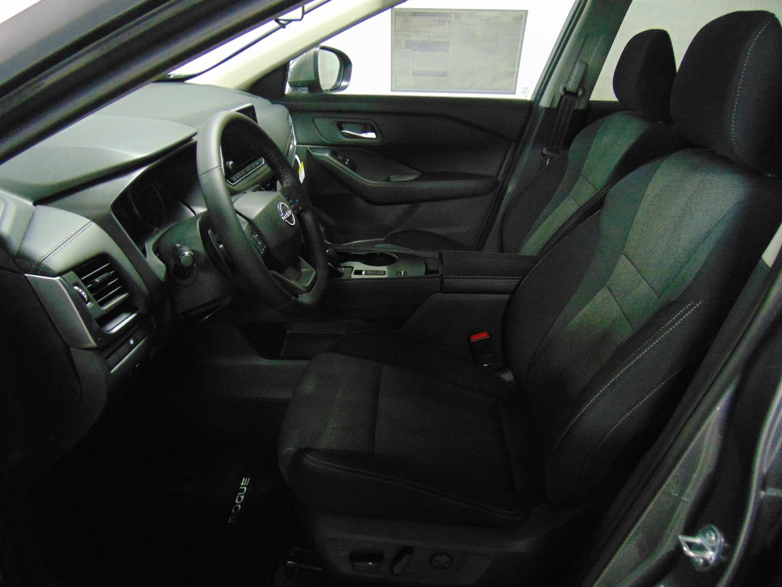 2026 Nissan Rogue FWD SV