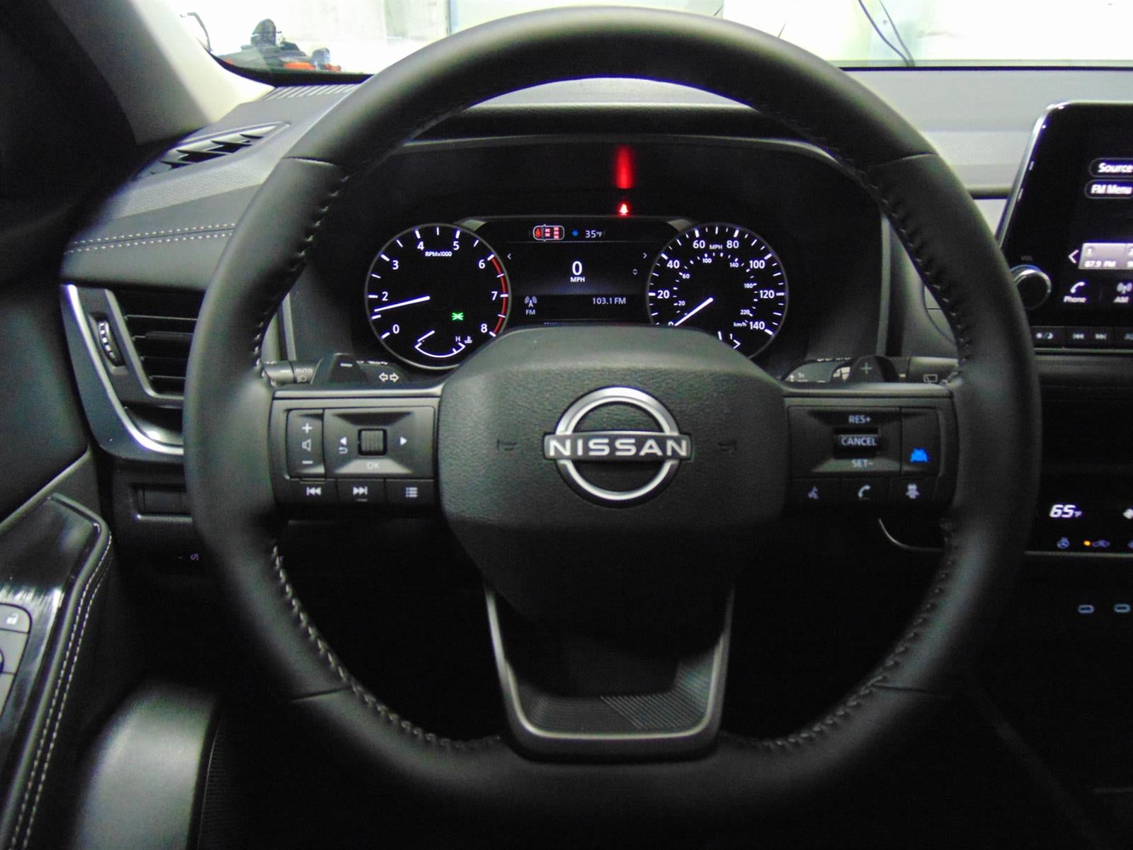 2026 Nissan Rogue FWD SV