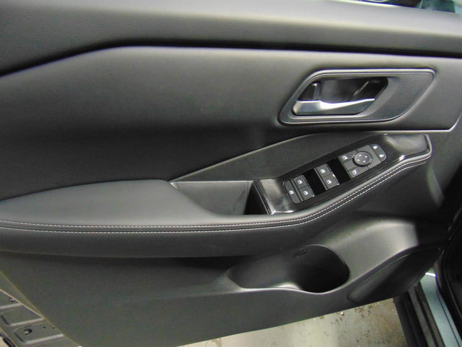 2026 Nissan Rogue FWD SV