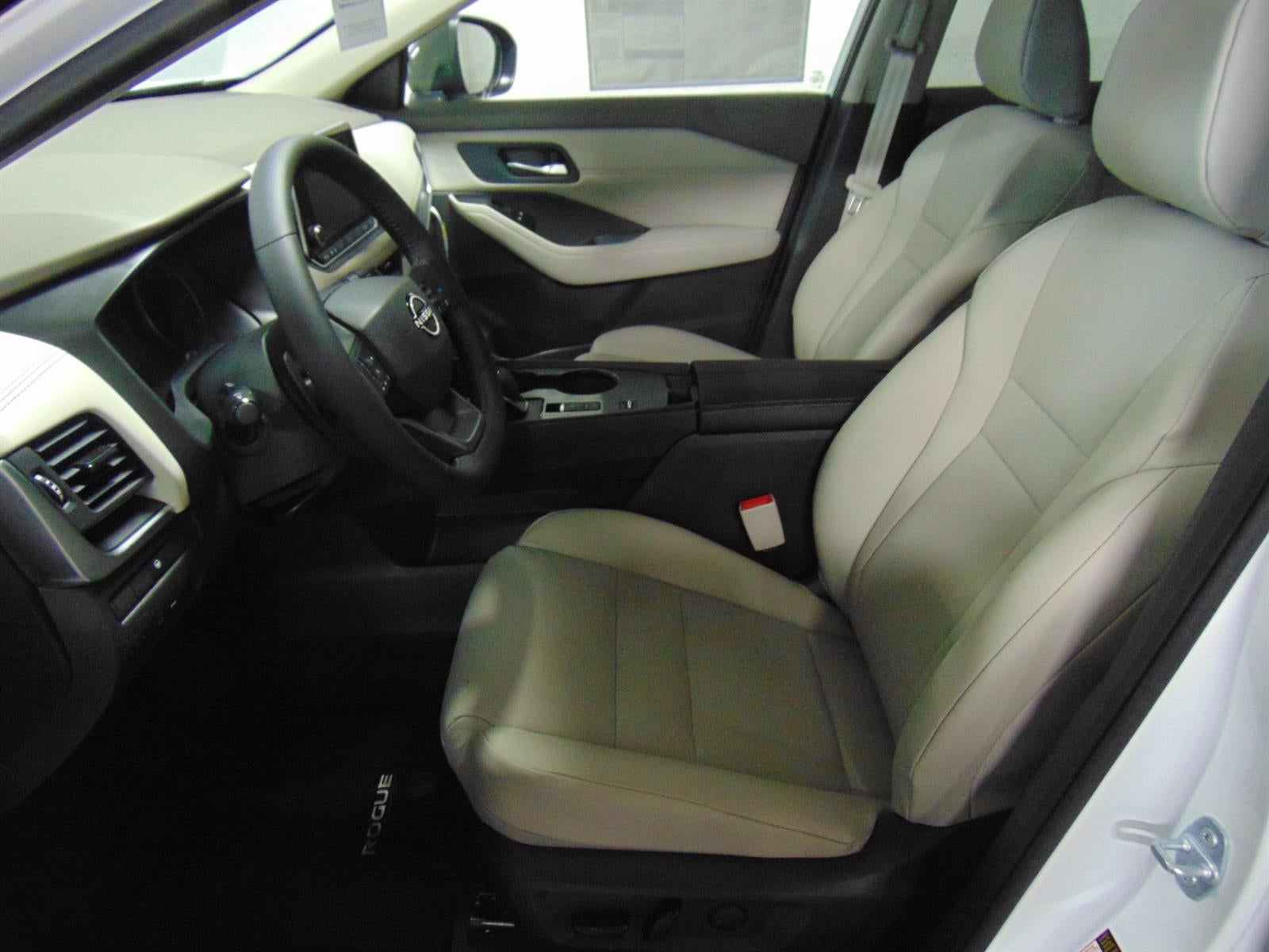 2026 Nissan Rogue FWD SV