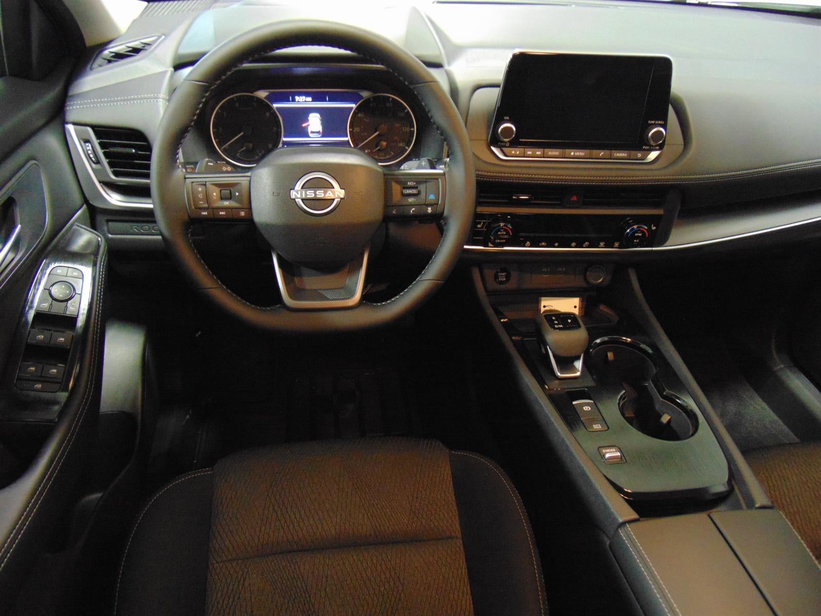 2027 Nissan Rogue SV FWD