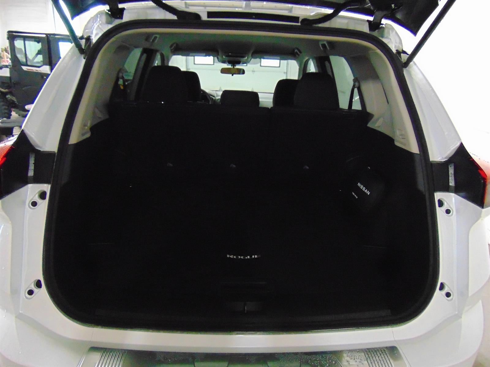 2027 Nissan Rogue SV FWD