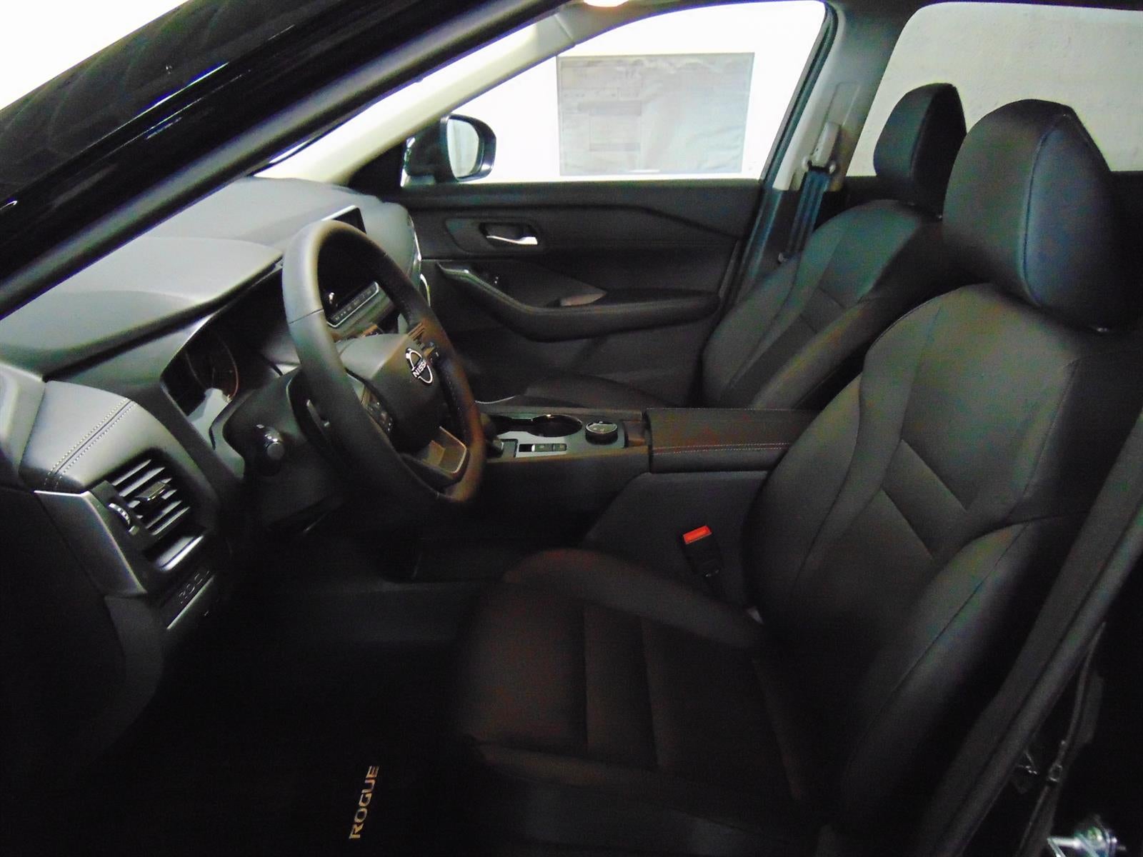 2026 Nissan Rogue DARK ARMOR AWD