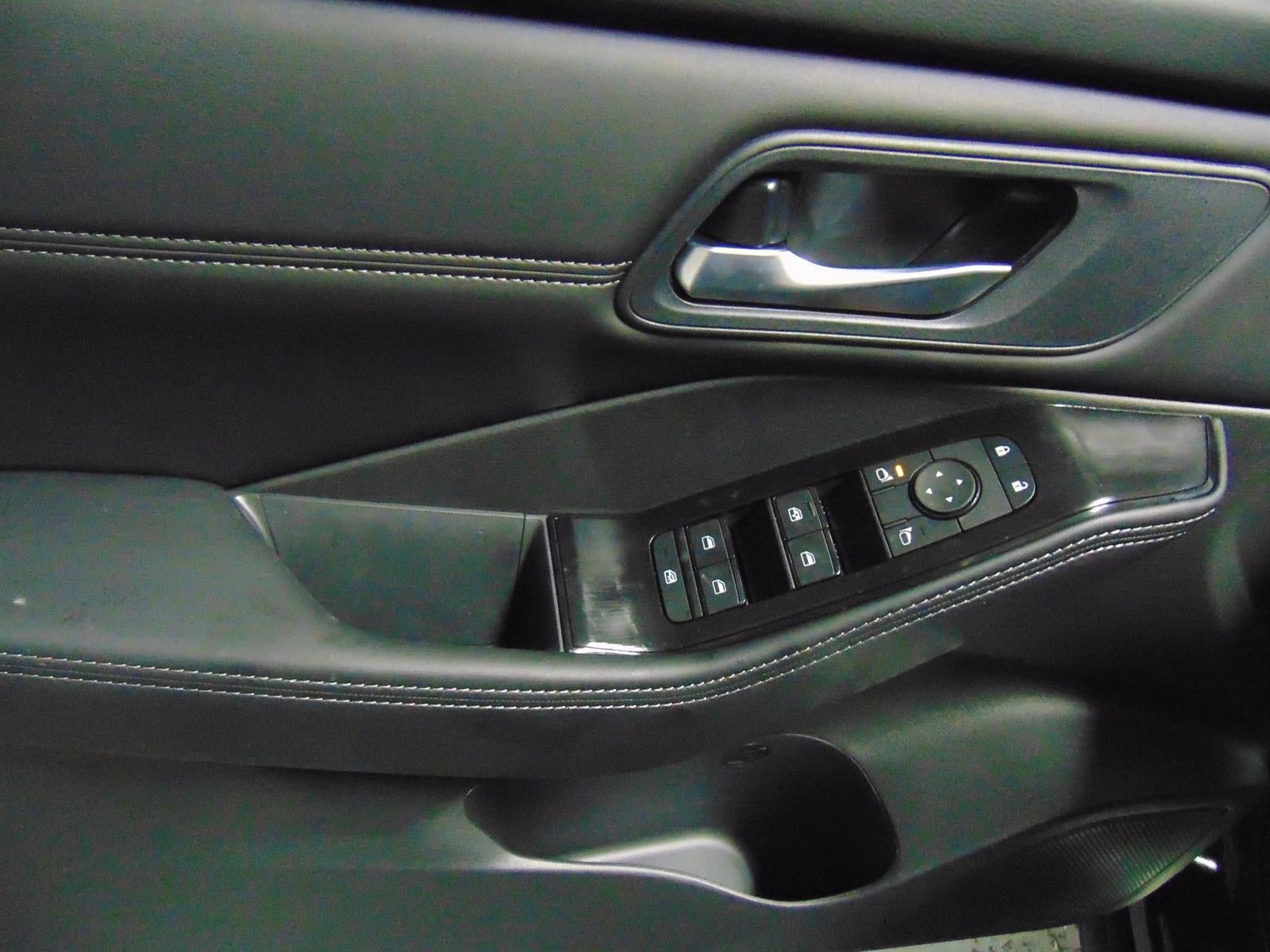 2026 Nissan Rogue DARK ARMOR AWD