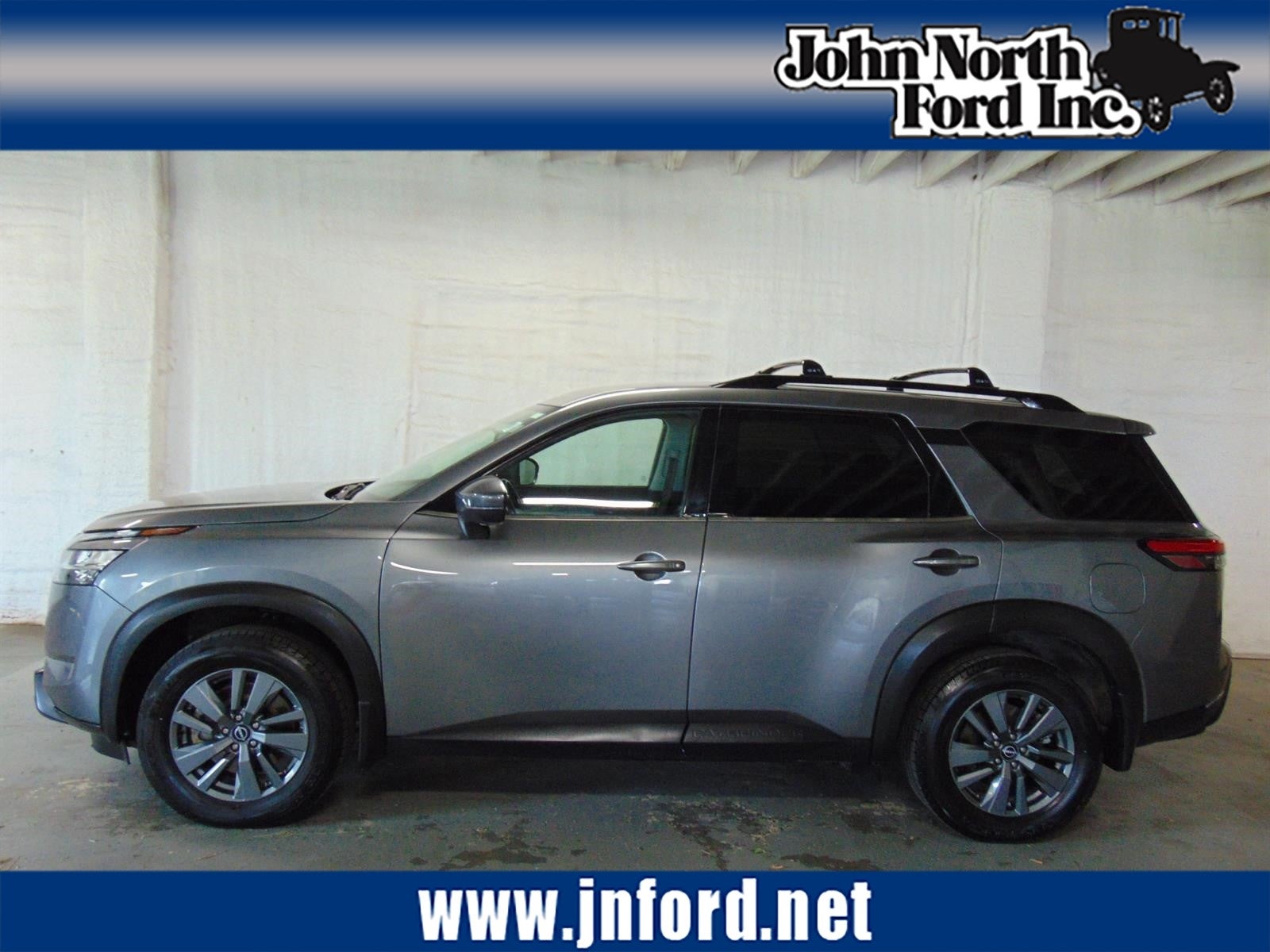 2022 Nissan Pathfinder SV
