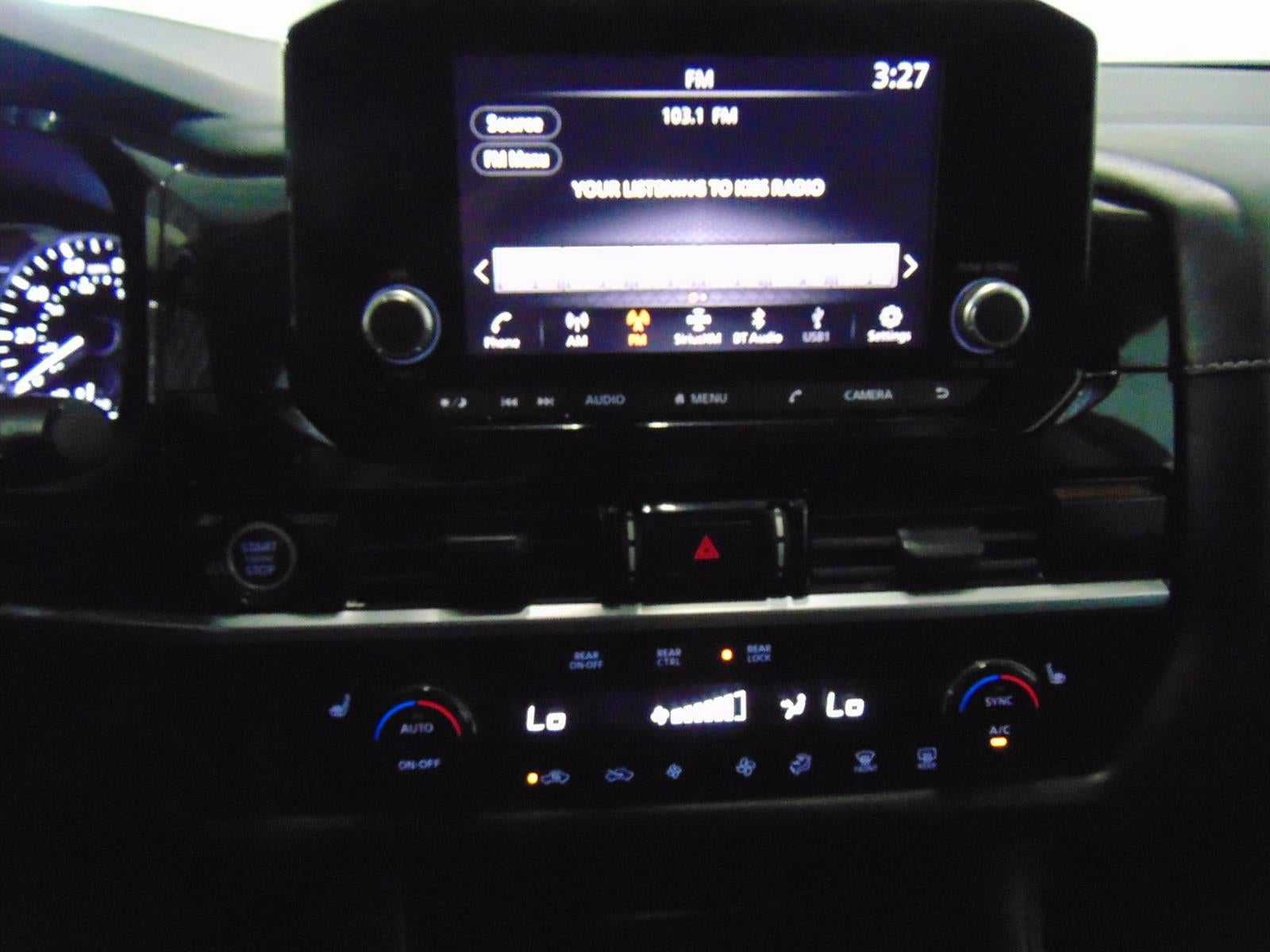 2022 Nissan Pathfinder SV