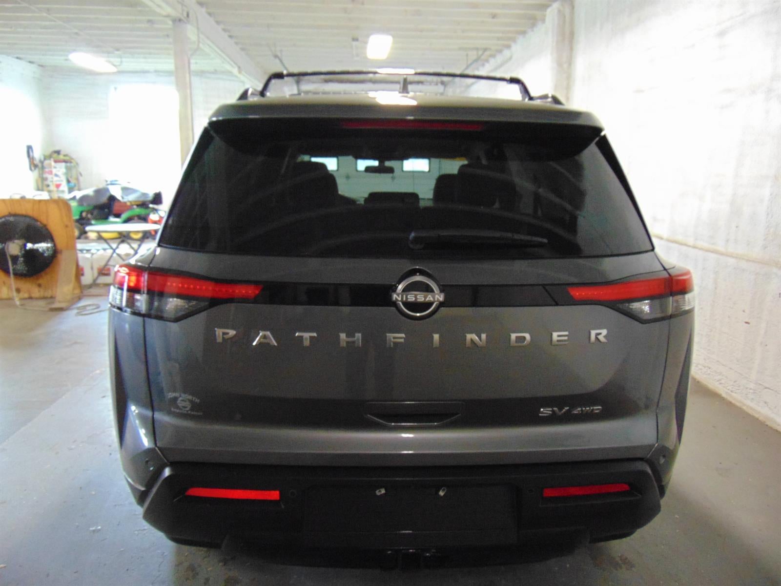 2022 Nissan Pathfinder SV