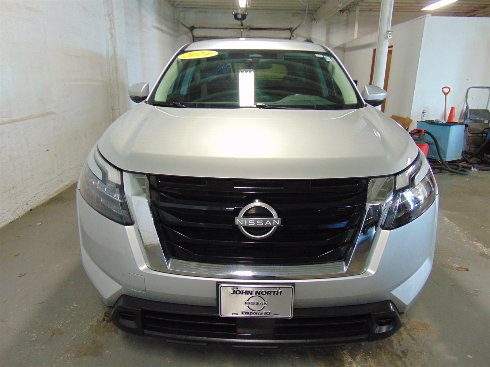 2024 Nissan Pathfinder SV