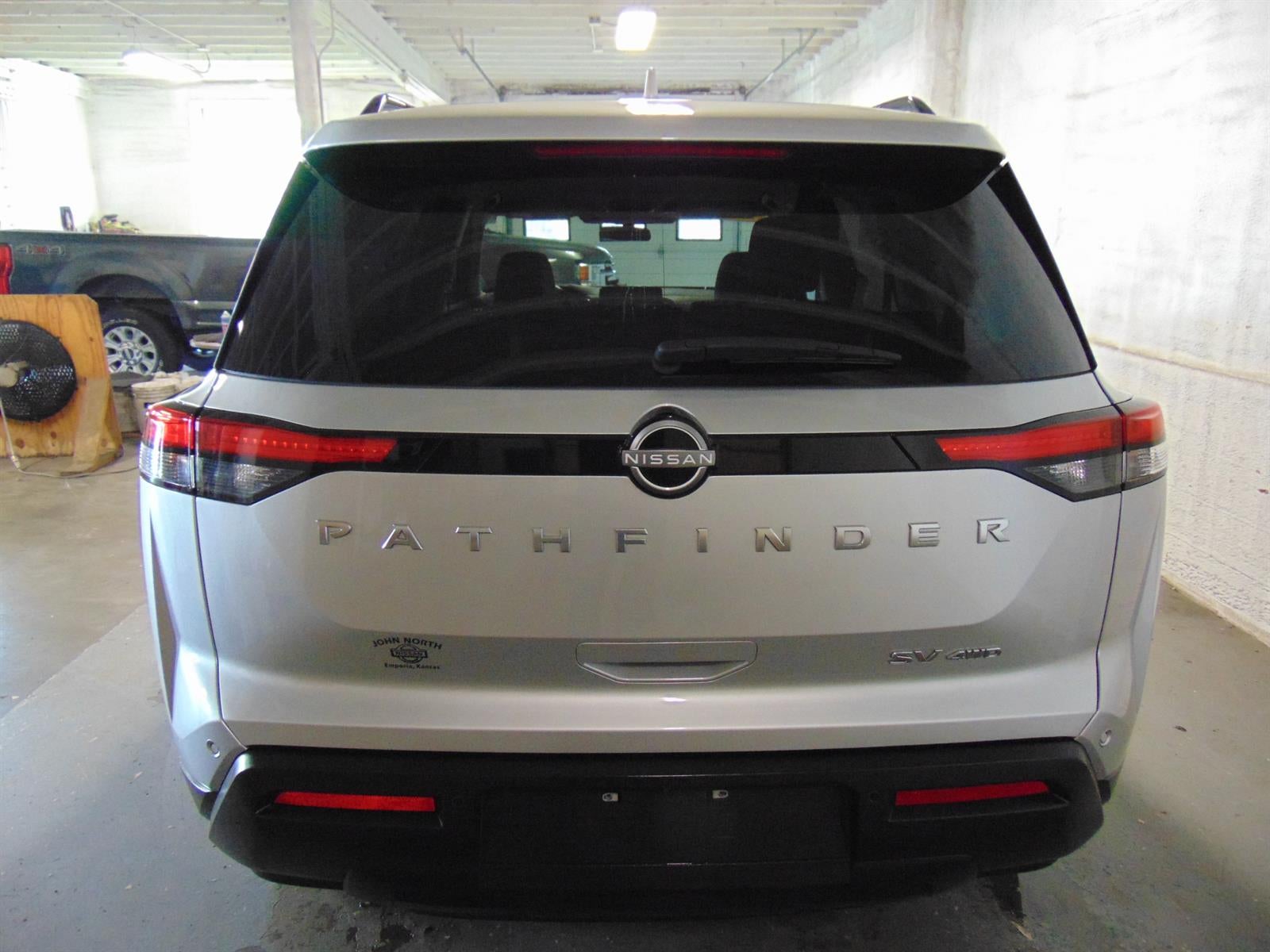 2024 Nissan Pathfinder SV