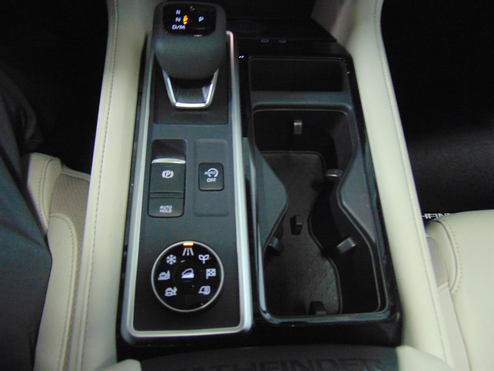 2026 Nissan Pathfinder SL 4WD