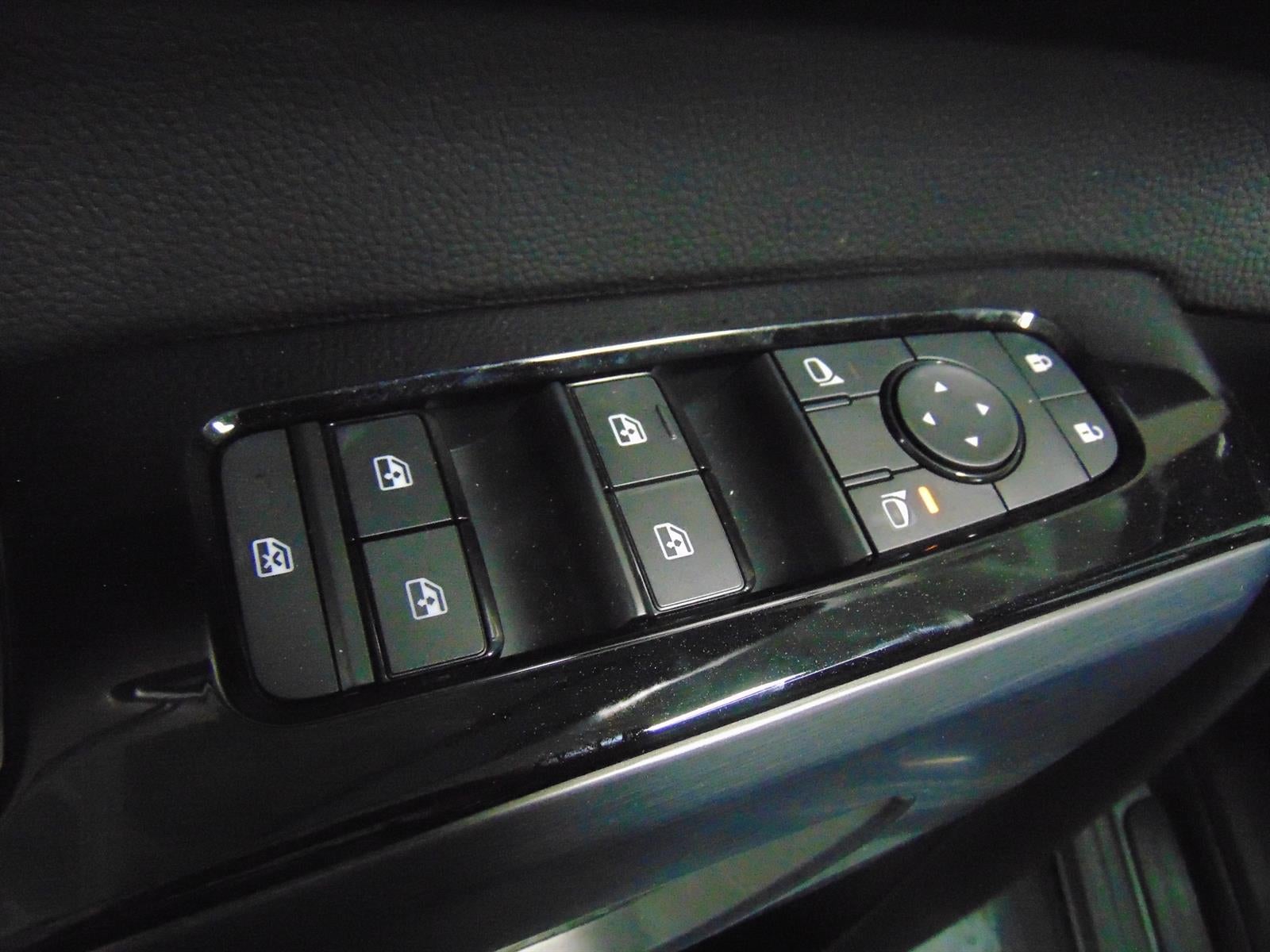 2026 Nissan Pathfinder SL 4WD