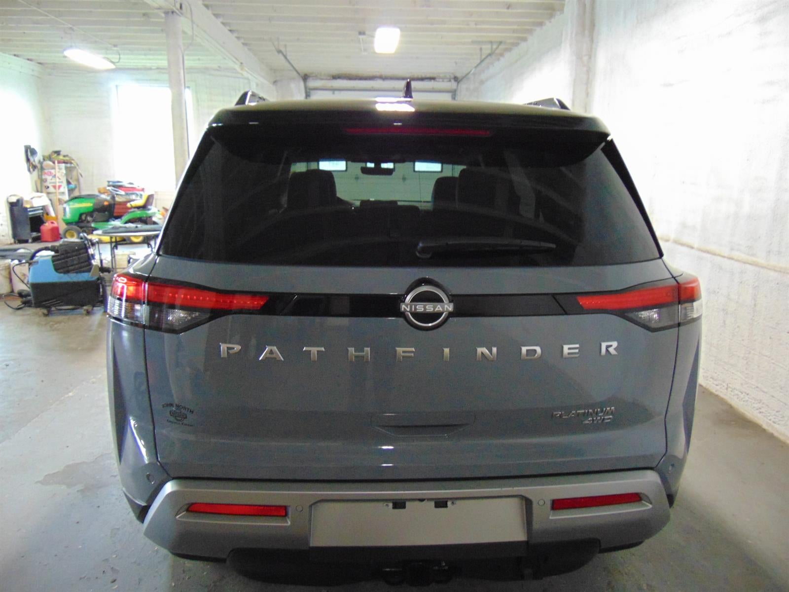 2025 Nissan Pathfinder Platinum