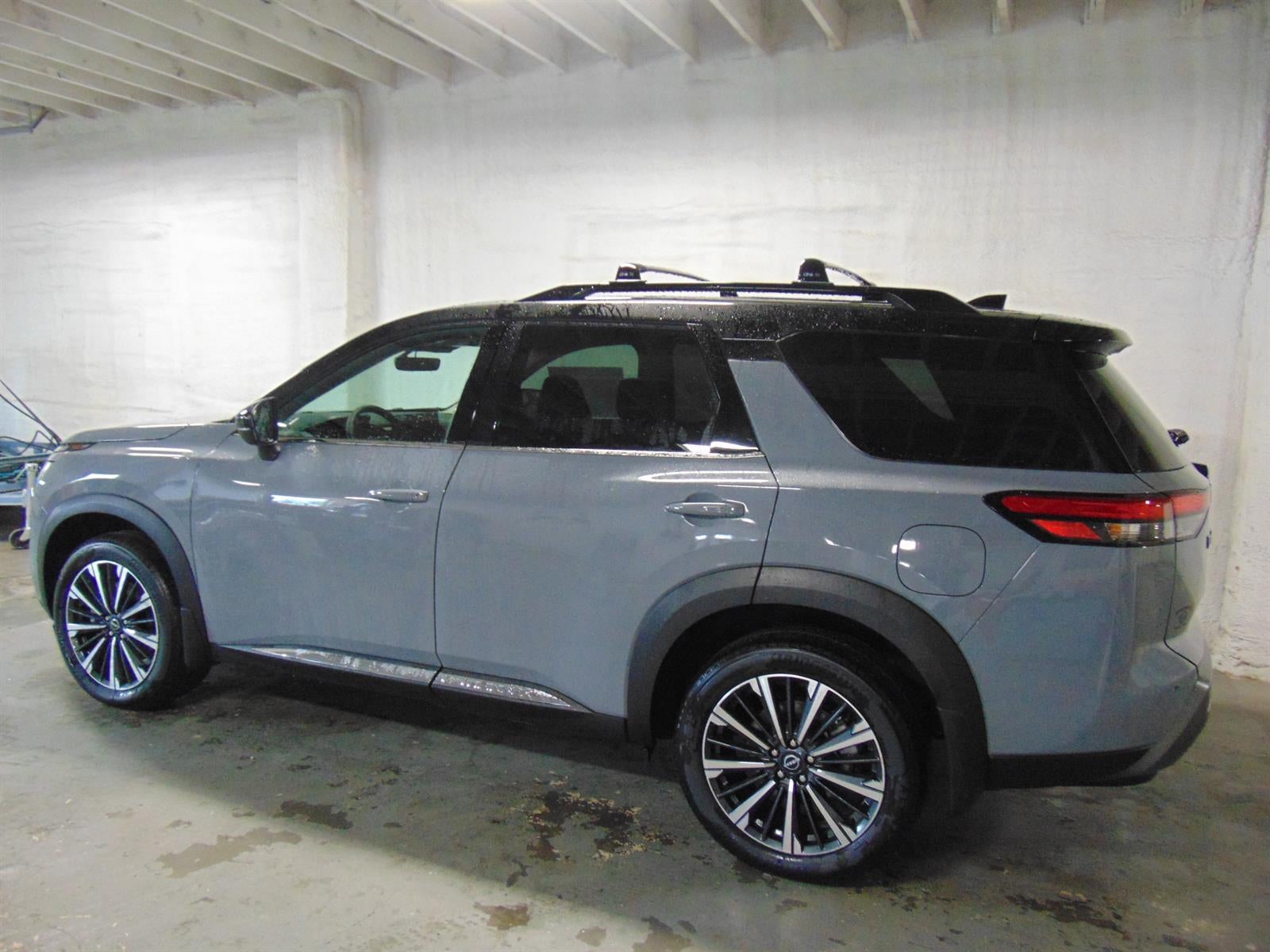 2026 Nissan Pathfinder PLATINUM 4WD