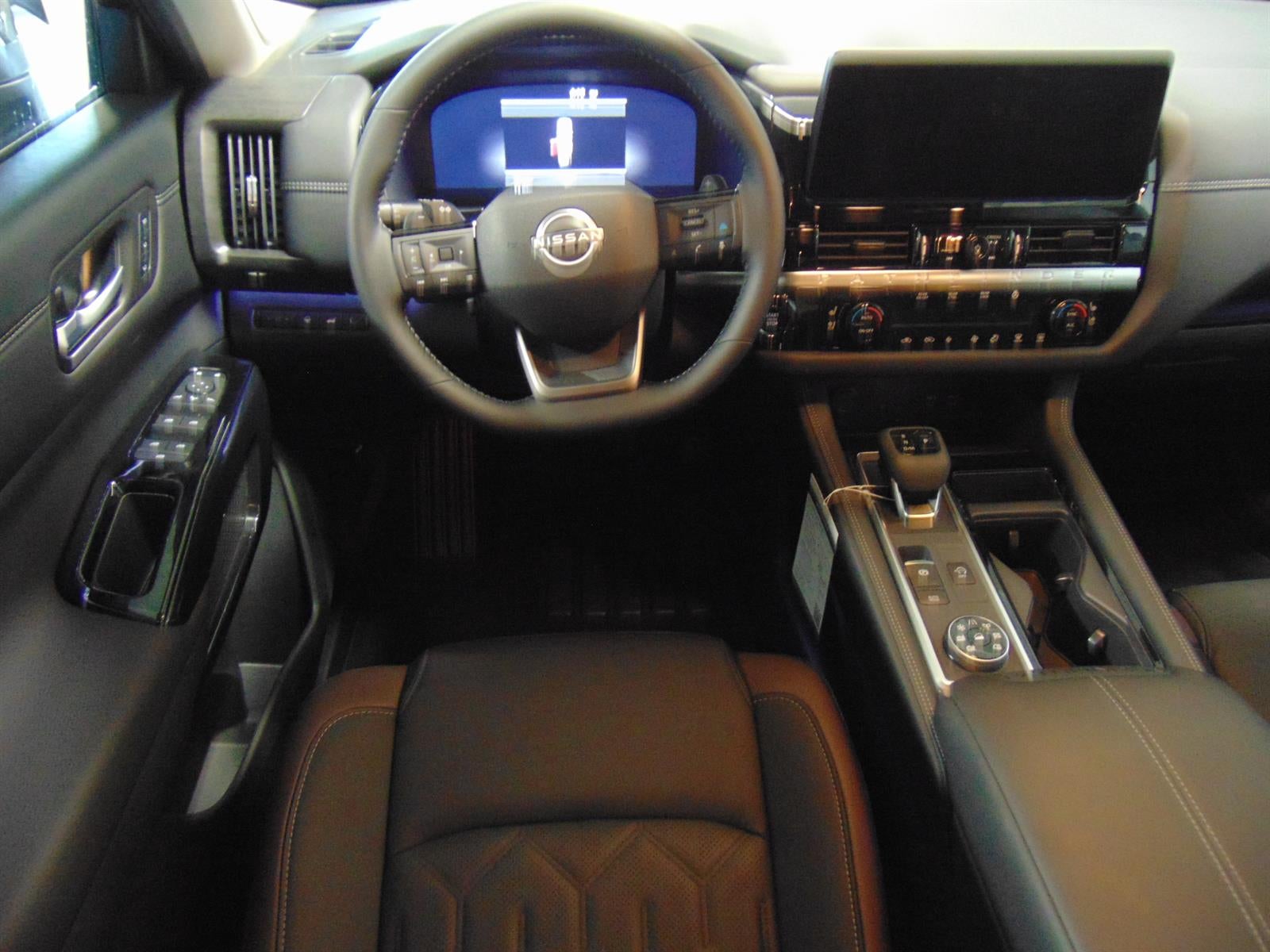 2026 Nissan Pathfinder PLATINUM 4WD