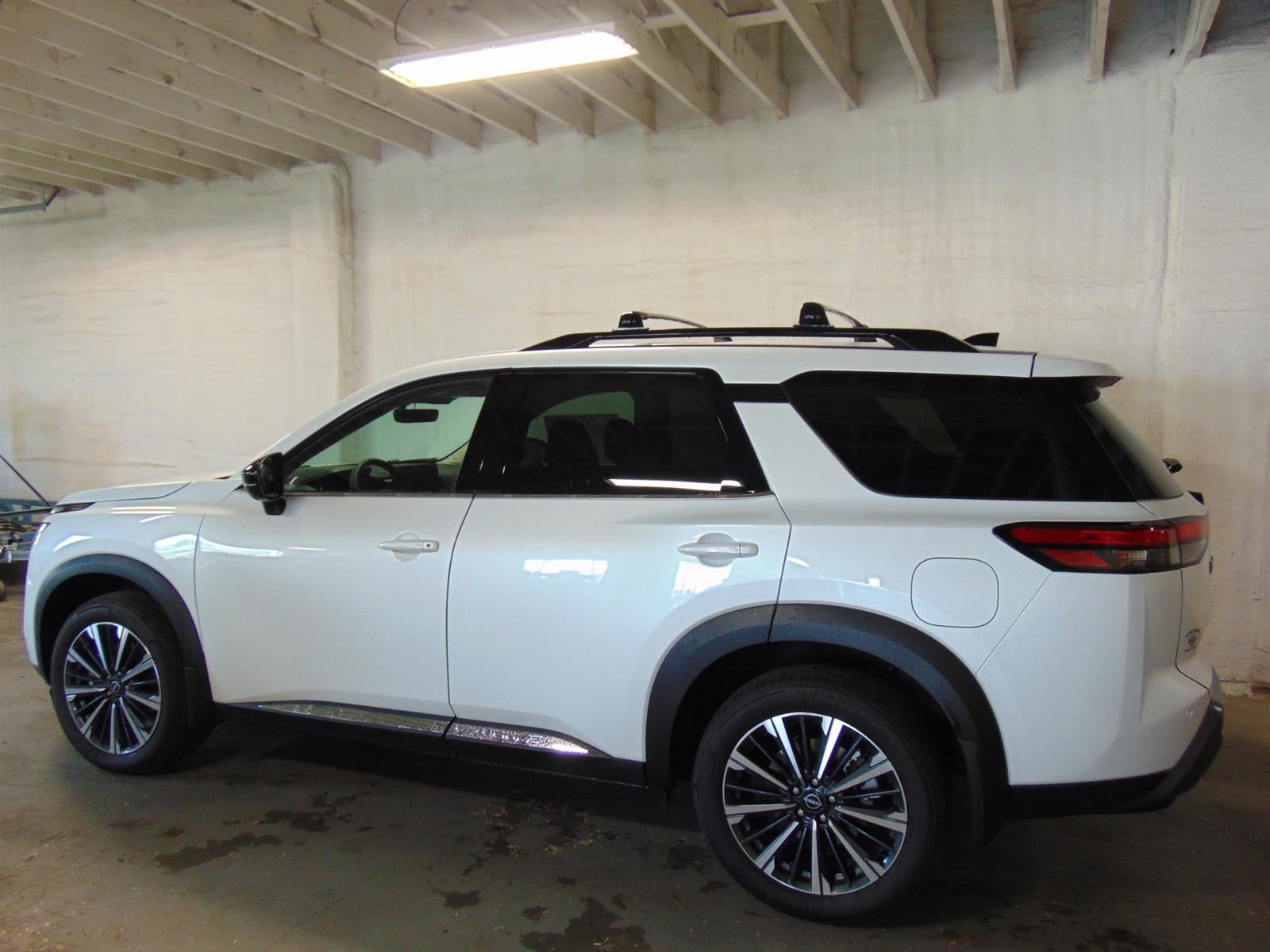 2026 Nissan Pathfinder PLATINUM 4WD