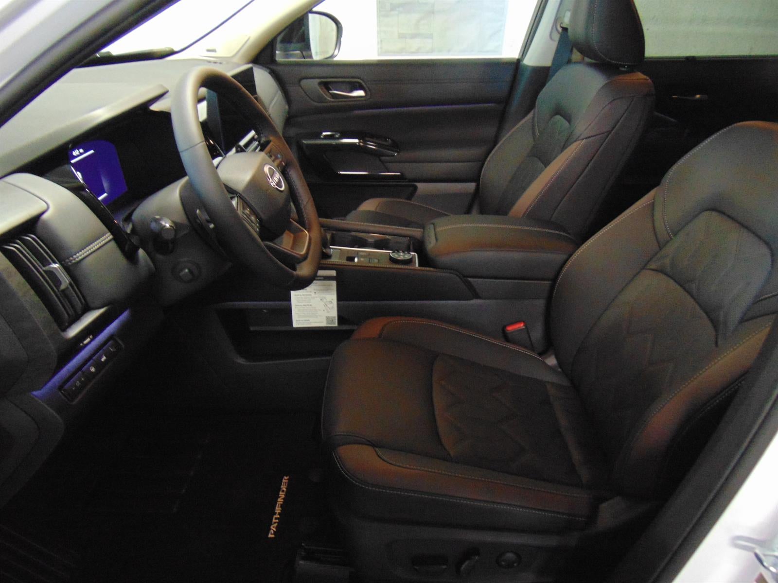 2026 Nissan Pathfinder PLATINUM 4WD