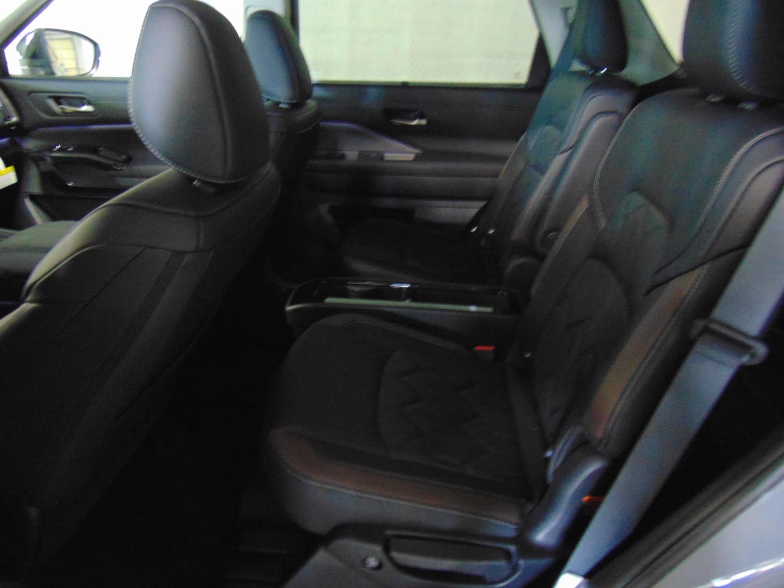 2026 Nissan Pathfinder PLATINUM 4WD