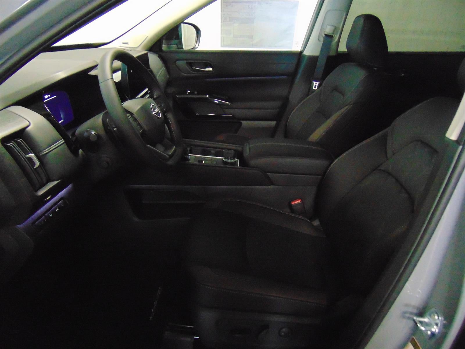 2026 Nissan Pathfinder PLATINUM 4WD