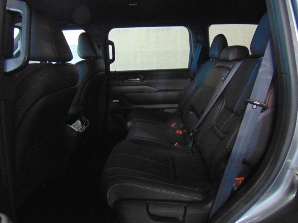 2025 Nissan Armada 4X4 SL